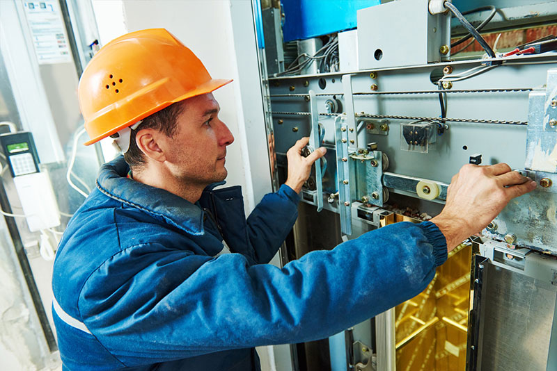 Karamanlı Asansör Bakımı